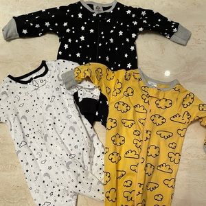 BUNDLE. Baby footed pajamas. Size newborn. Neutral colors. Pre used.